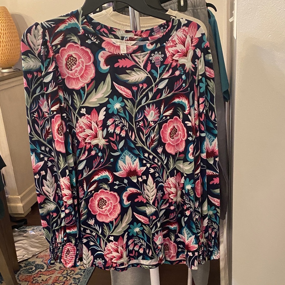 Crown & Ivy Navy Floral Blouse